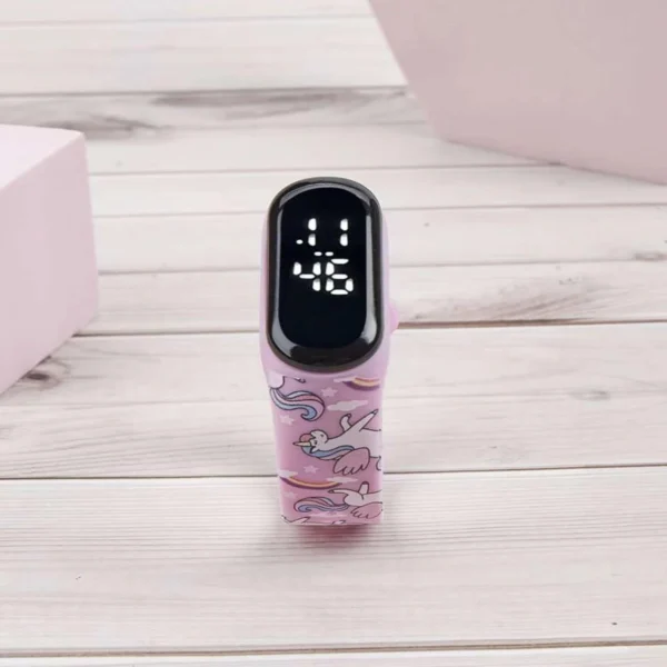 New Cartoon LED Figure Watch Children's Student Bracelet Watch Touch Electronic Watch - Imagen 2